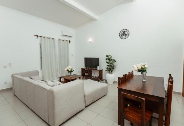 Smile Homes, Book  Zanzibar hoteller med pool, Swimmingpool