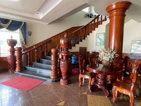 You Mean Heng Guesthouse, Book  Hoteller i Kampot-provinsen med parkering, Parkering