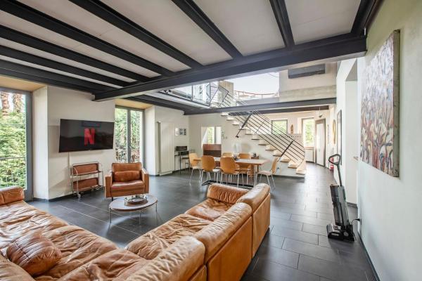 Lakeview Villa, terrace and garage Stresa, Book  Hoteller i Piedmont med parkering, Parkering
