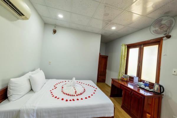 Minh Vuong Bungalow, Book  Mekong Delta hoteller med pool, Swimmingpool