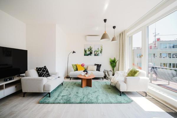 Prague Days - Top Floor Apartments with Terrace & AC near Vyšehrad Castle, Book Lejlighed Prag Tjekkiet