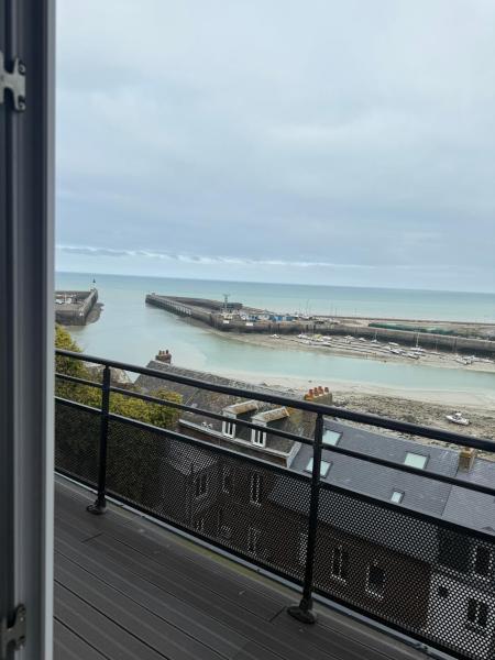 Villa la surprise, Book  Upper Normandy hoteller med parkering, Parkering