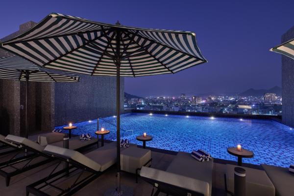 Grand Continent - A Luxury Collection, Udaipur, Book  Rajasthan hoteller med pool, Swimmingpool