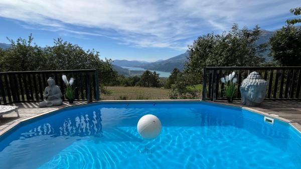 Villa Les Chemins Croisés, Book  Rhône-Alps hoteller med pool, Swimmingpool