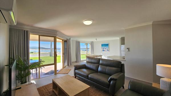 Pelican Shore Villa 3- Kalbarri, WA, Book  Kalbarri 