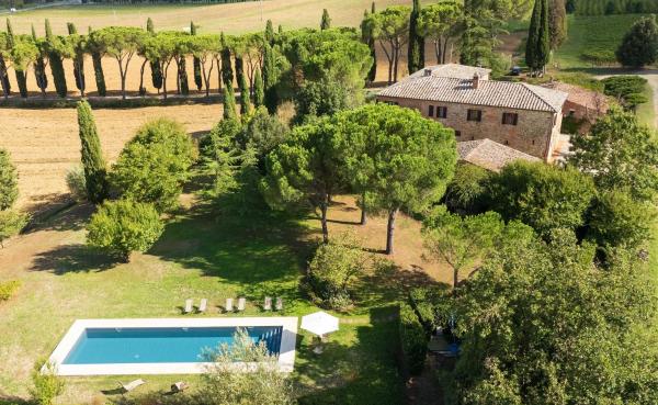 Fattoria Belvedere alle Vigne by VacaVilla, Book  Hoteller i Sinalunga med pool, Swimmingpool