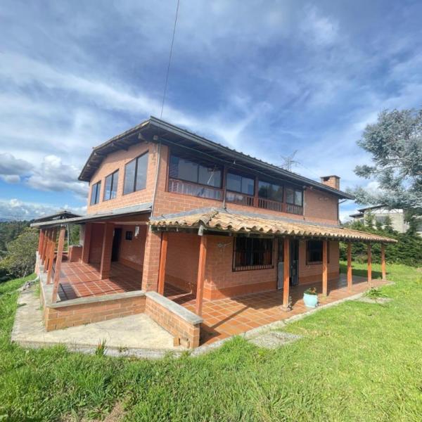 Casa Campestre Familiar, Book  Antioquia hoteller med parkering, Parkering