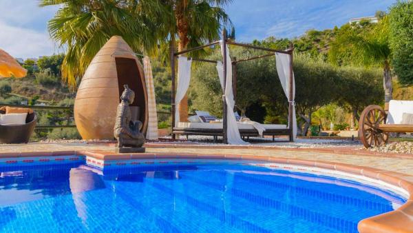 Villa Aperillo Frigiliana by Ruralidays, Book  Hoteller i Axarquía med pool, Swimmingpool