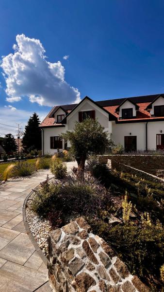 Villa Olea, Book  Tihany 