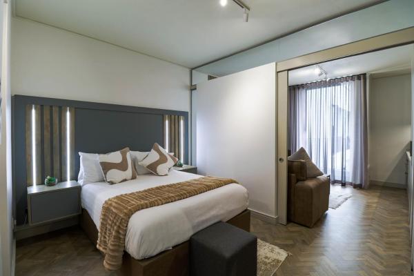 One Rosebank- Patimo Opulent Apartment, Book Lejlighed Gauteng hoteller med parkering, Parkering