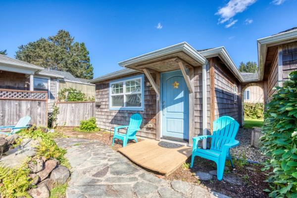 Hidden Villa Cottage #4 - The Ocean Cottage, Book  Cannon Beach North Oregon Coast