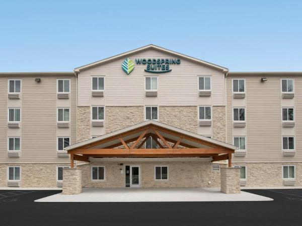 WoodSpring Suites Cleveland North