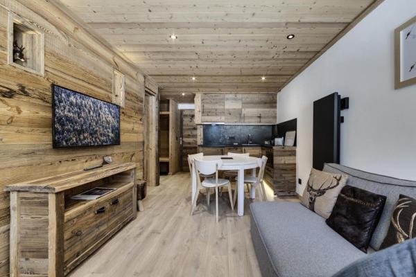 Résidence Val Disere Village - Appartement entièrement rénové Ski aux pieds Parking couvert MAE-7483, Book  Hoteller i Rhône-Alps med parkering, Parkering