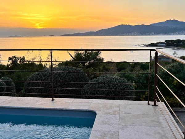 Villa du maquis avec piscine - Porticcio - proche plage, Book  Hoteller i Korsika med pool, Swimmingpool