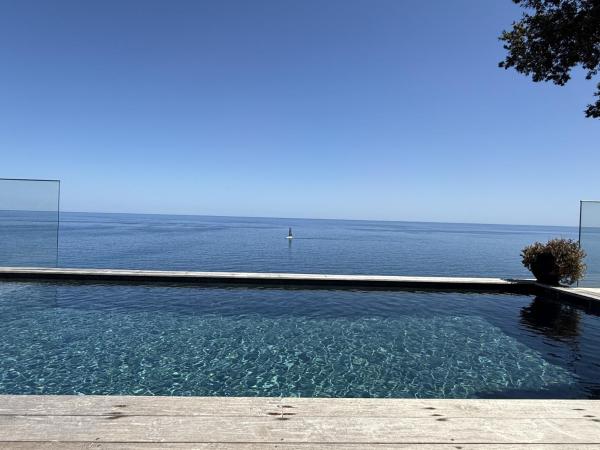 La Colline by Pinarello Villa Services, Book  Hoteller i Korsika med pool, Swimmingpool