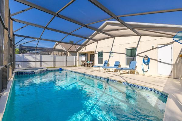 Single Story Villa with Pool Views and Family Fun, Book  Orlando Kissimmee