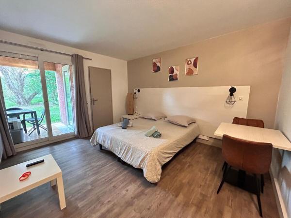Studio Village Camarguais, Book  Hoteller i Camargue med pool, Swimmingpool