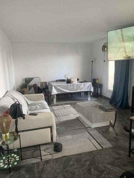 Bel et Spacieux appartement complétement refait à neuf, Book  Dugny Ile de France