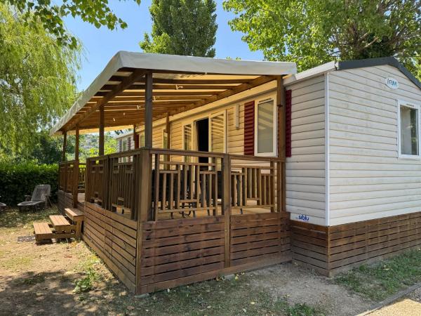 Bienvenue chez Jean, Book  Hoteller i Rhône-Alps med pool, Swimmingpool