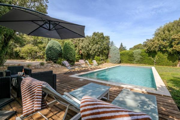La Mathilde - Premium Pool Villa Private Tree-Top Adventure, Book  Hoteller i Luberon med pool, Swimmingpool
