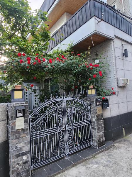 Lucky House, Book  Yeonje-Gu Busan