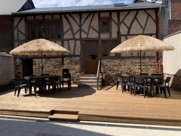 La cour Royale, Book  Forges-les-Eaux 