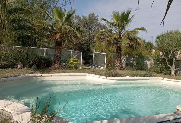 Villa plain-pied avec piscine californienne privée, Book  Pouzolles Languedoc-Roussillon