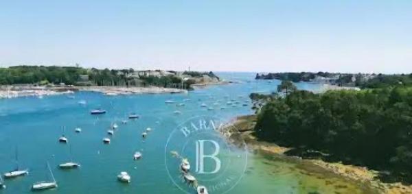 AU PIED DE LA MER AU COEUR DE LA STATION bel appartement contemporain, Book  Benodet 