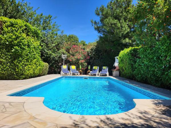 Villa in Saint-Couat with Private Pool, Book  Saint-Couat-dʼAude 