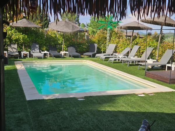 EVGmazetsyurt piscine lapicholine, Book  Rhône-Alps hoteller med pool, Swimmingpool