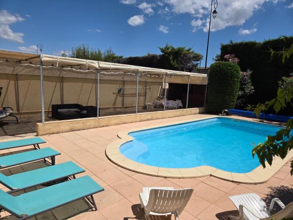 Villa avec piscine privée " La Rose des Vents ", Book  Alleins Carros