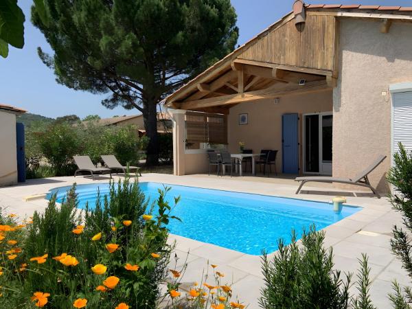 Gîte La Villa L\Espinas, Book  Rhône-Alps hoteller med pool, Swimmingpool
