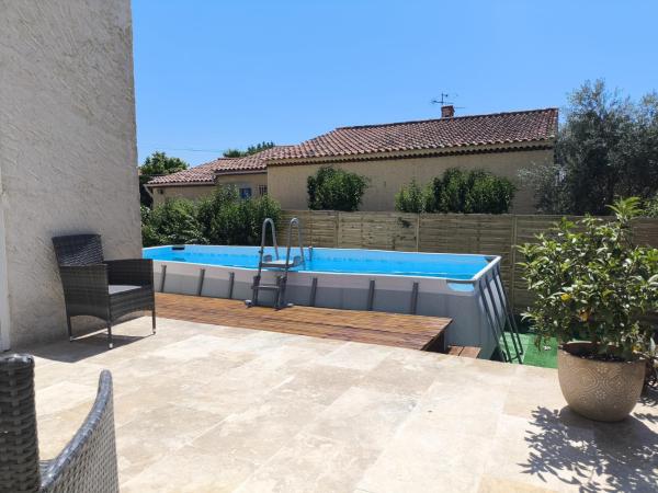 Villa climatisée Juju, Book  Hoteller i Rhône-Alps med pool, Swimmingpool