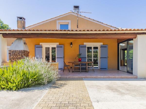 Villa A lOmbre du Soleil by Interhome, Book  Monteux Vaucluse