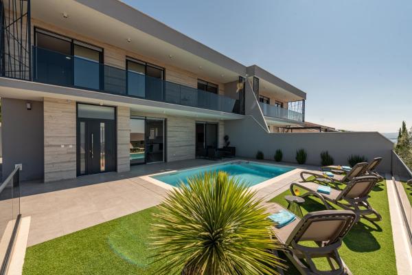 Villa Adriatique, Book  Hoteller i Zadar County med pool, Swimmingpool
