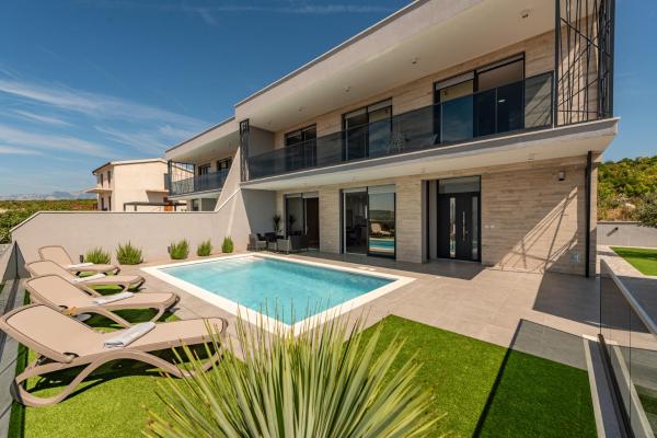 Villa Solina, Book  Hoteller i Zadar County med pool, Swimmingpool