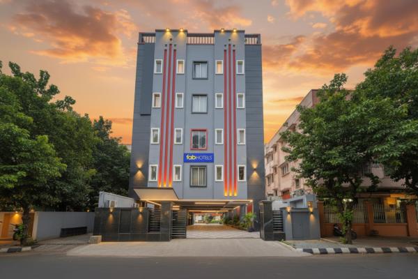 FabHotel The Vibe - Nr SR Nagar Metro Station, Book  Hyderabad 