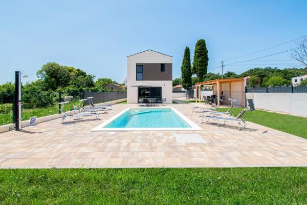 Villa Luan near Pula by Istrabook, Book  Hoteller i Pula Riviera med pool, Swimmingpool