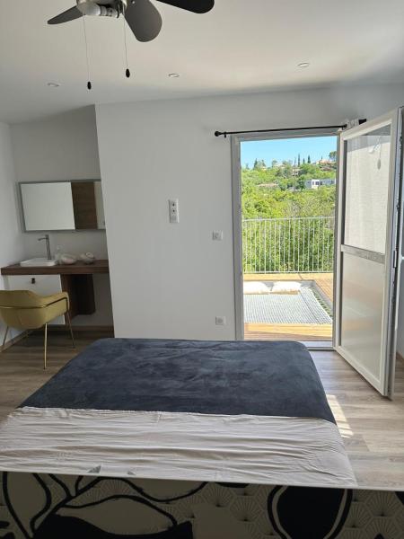 Villa Catamaran, Book  Hoteller i Rhône-Alps med pool, Swimmingpool