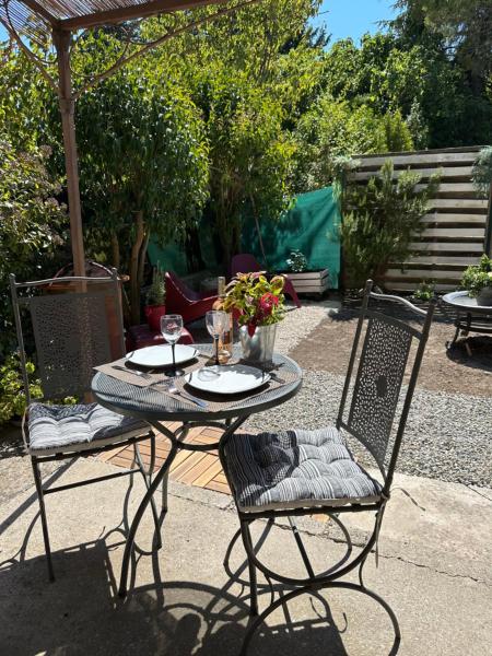 Villa Theolina Maisonnette lumineuse avec jardin, parking privé au calme à Aix, Book  Aix-en-Provence Carros