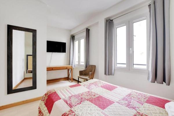 Hotel Dauphine - Dijon Centre Gare - Acces Autonome 24 heures sur 24 - Boite a Cles & Gardien - Park, Book Hotel Hoteller i Burgund med parkering, Parkering