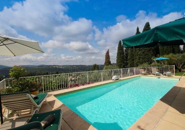 Villa Peymeinade Vue mer et montagnes, Book  Hoteller i Rhône-Alps med pool, Swimmingpool