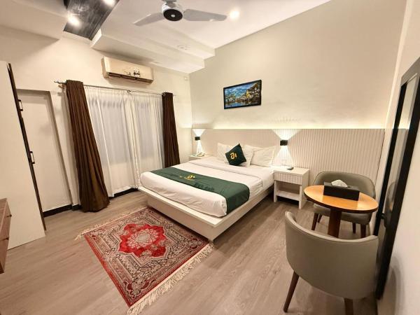 The Minimalist F-7 Markaz, Book  Islamabad hoteller med parkering, Parkering