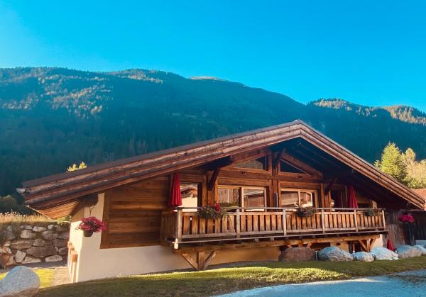 Chalet la ferme du Bourgeat, Book Chalet Hoteller i Rhône-Alps med parkering, Parkering