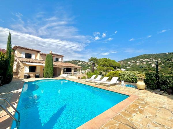 Villa Les Issambres, Book  Rhône-Alps hoteller med pool, Swimmingpool