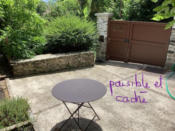 L Atelier, Book  Hoteller i Rhône-Alps med parkering, Parkering