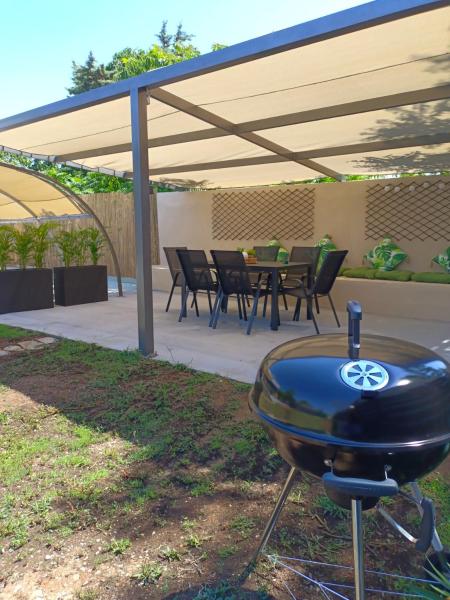 Adamis garden apartments, Book Lejlighed Néa Michanióna 