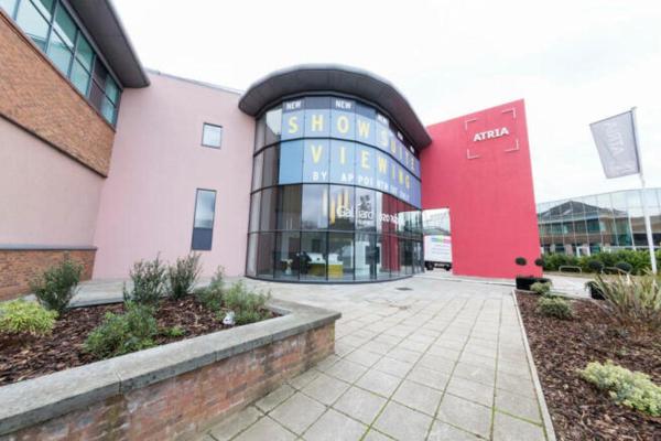 Bath Road Homestay, Book  Slough Buckinghamshire