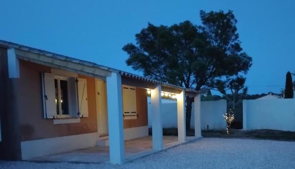 Villa Entre Terre & Mer, Book  Hoteller i Rhône-Alps med parkering, Parkering