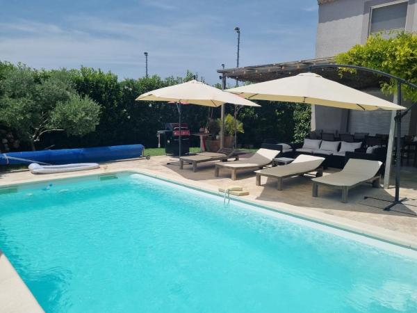 Beautiful Villa Pool in Provence, Book  Rhône-Alps hoteller med pool, Swimmingpool